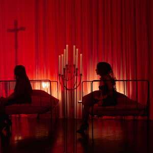 Sisters of Pleasure, de Perlita León (Turno da Noite · 2021)